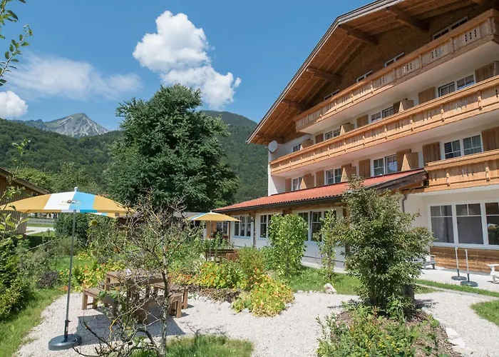 Alpenhotel Dahoam Отель Шлехинг
